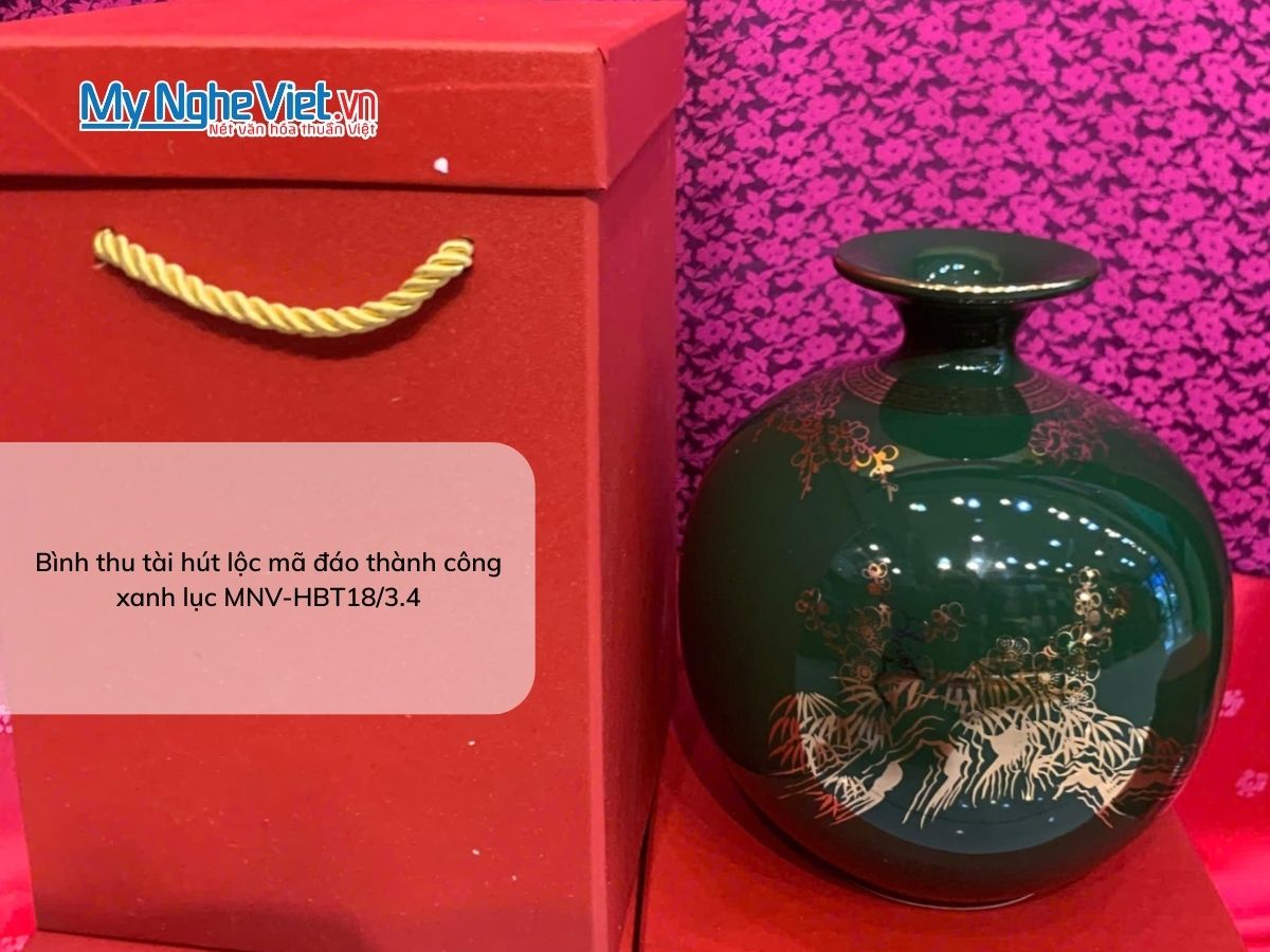 Bình thu tài hút lộc vẽ nhị cảnh mã đáo thành công xanh lục và hộp xi H18 MNV-HBT18/3.4
